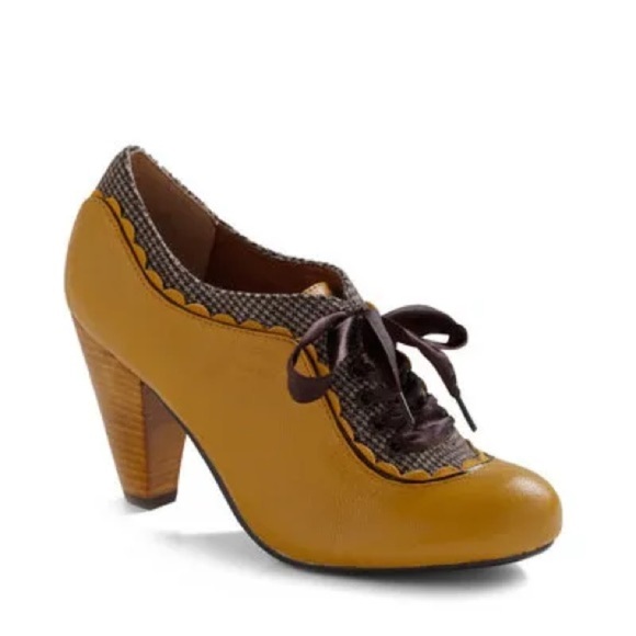 Poetic License Yellow Brown Oxford Heels - Picture 1 of 5